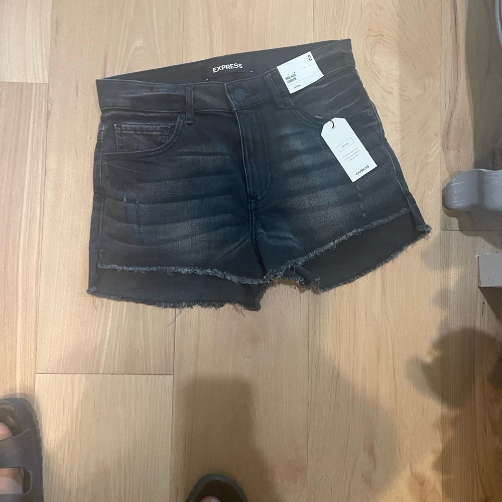 Brand new express high low shorts in blk
